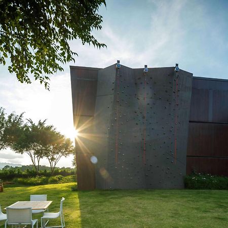 Dusitd2 Khao Yai Hotel Му Си Екстериор снимка