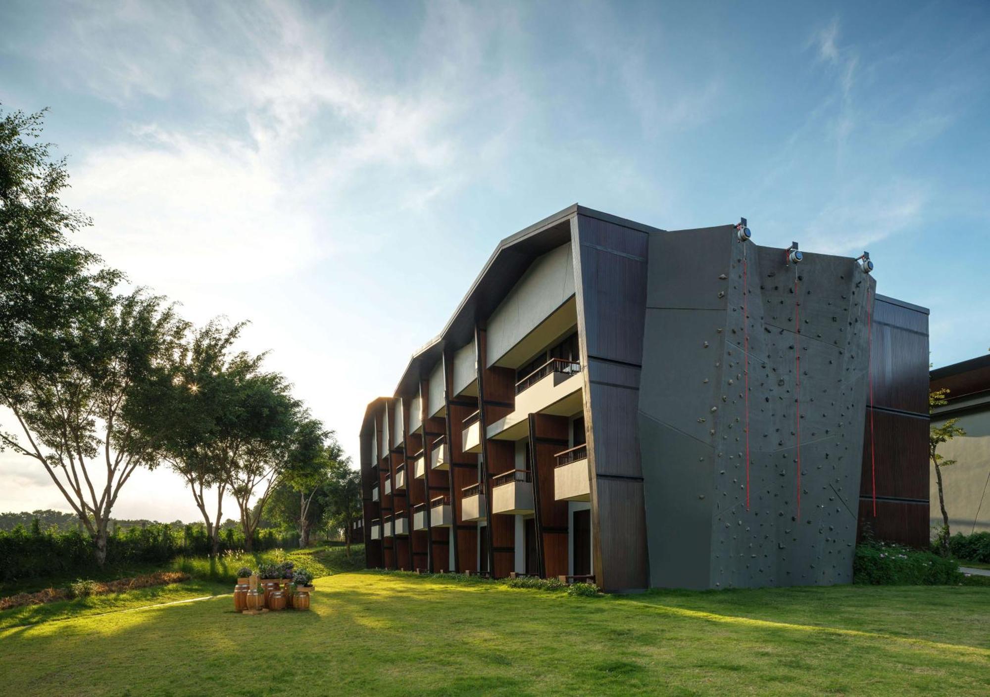 Dusitd2 Khao Yai Hotel Му Си Екстериор снимка